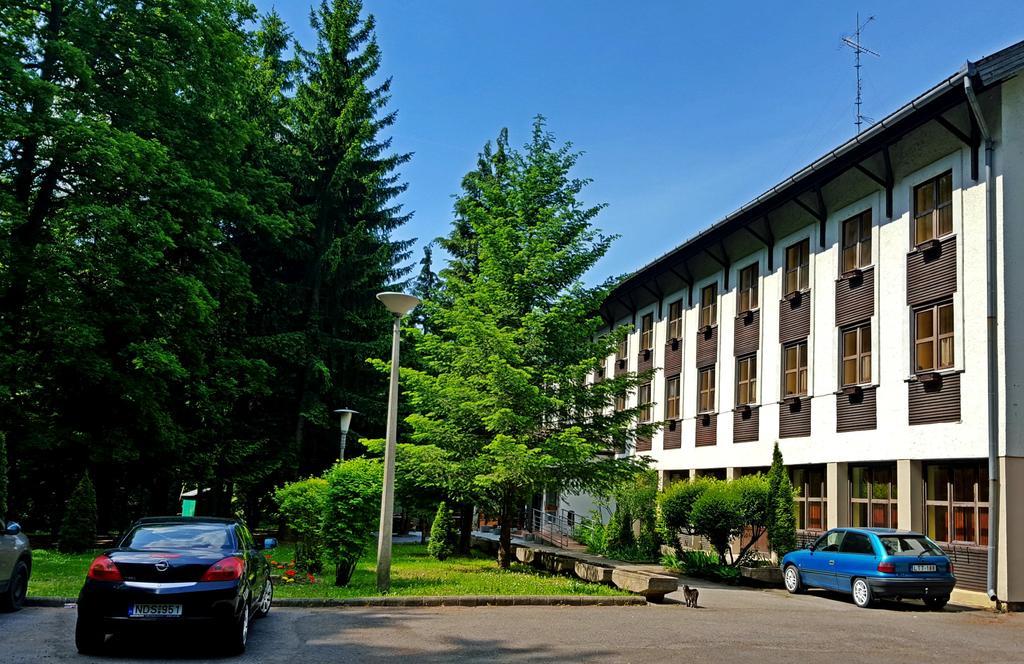Salgo Hotel Salgótarján Exteriér fotografie