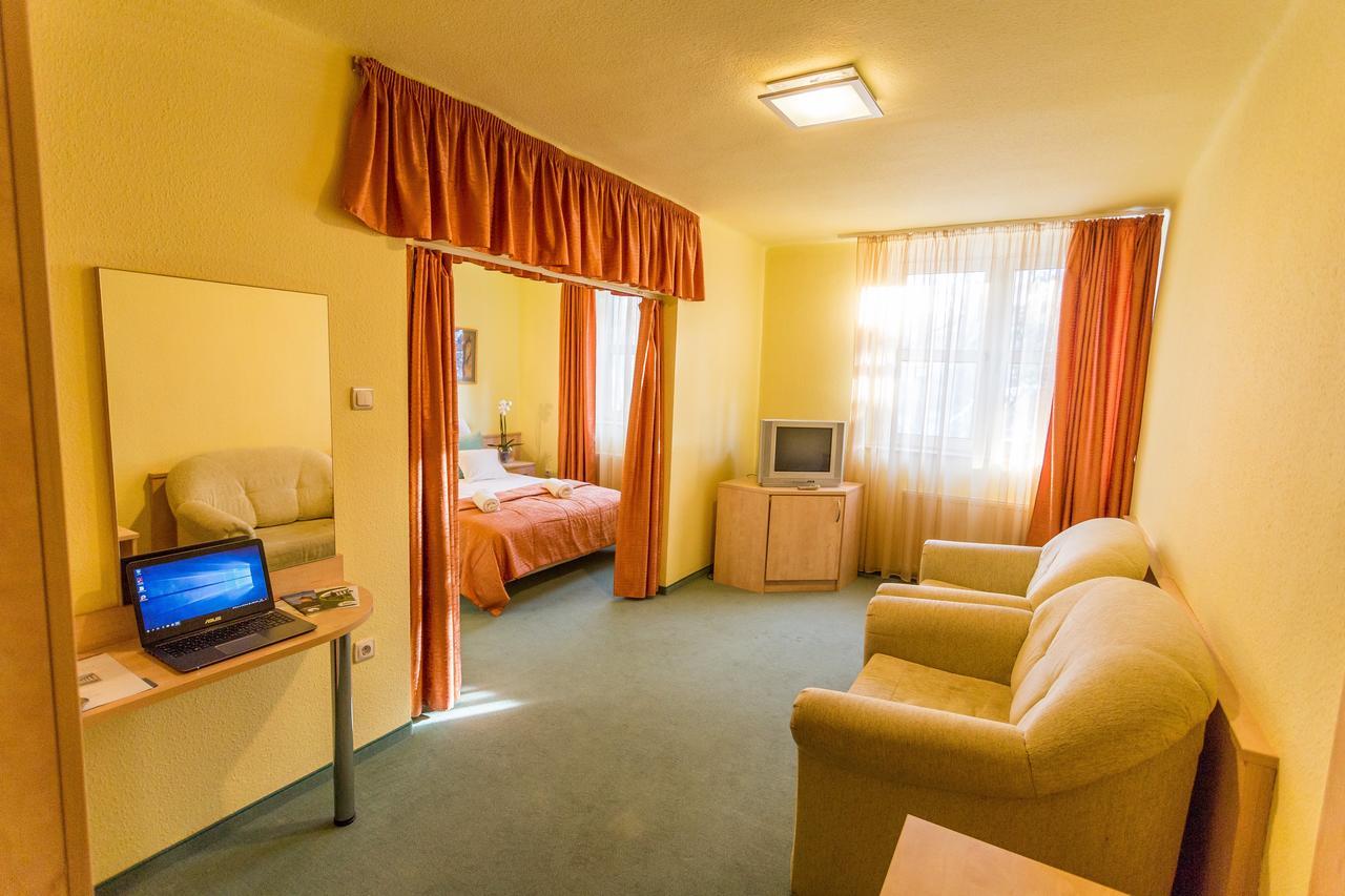 Salgo Hotel Salgótarján Exteriér fotografie